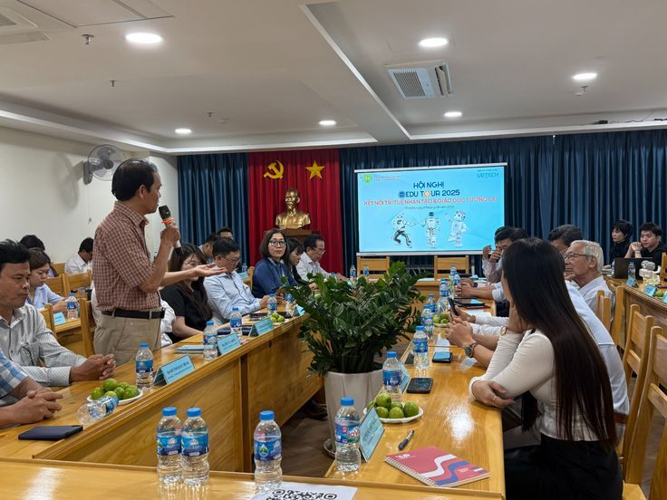 Hội thảo “AI Edu Tour 2025 - Kết nối Trí tuệ nhân tạo và Giáo dục tương lai”