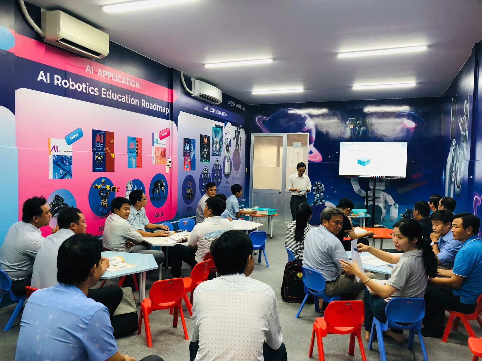 Chương trình tập huấn AI Robotics cho đội ngũ giáo viên tại tỉnh Vĩnh Long