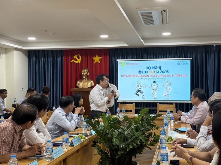 Hội thảo “AI Edu Tour 2025 - Kết nối Trí tuệ nhân tạo và Giáo dục tương lai”